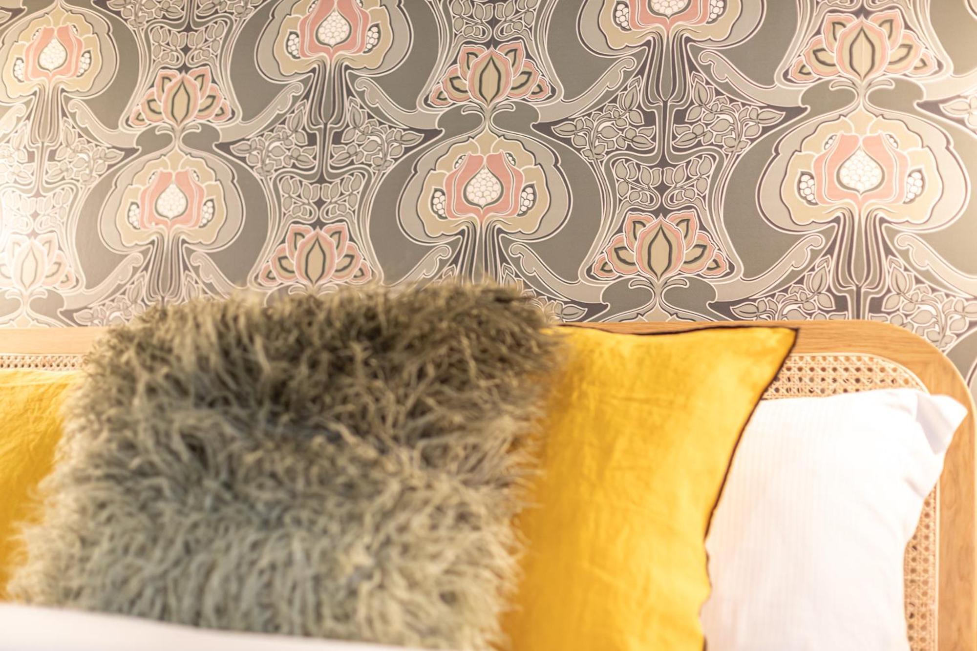 Giada - Charming At The Imperial Forums Apartment *