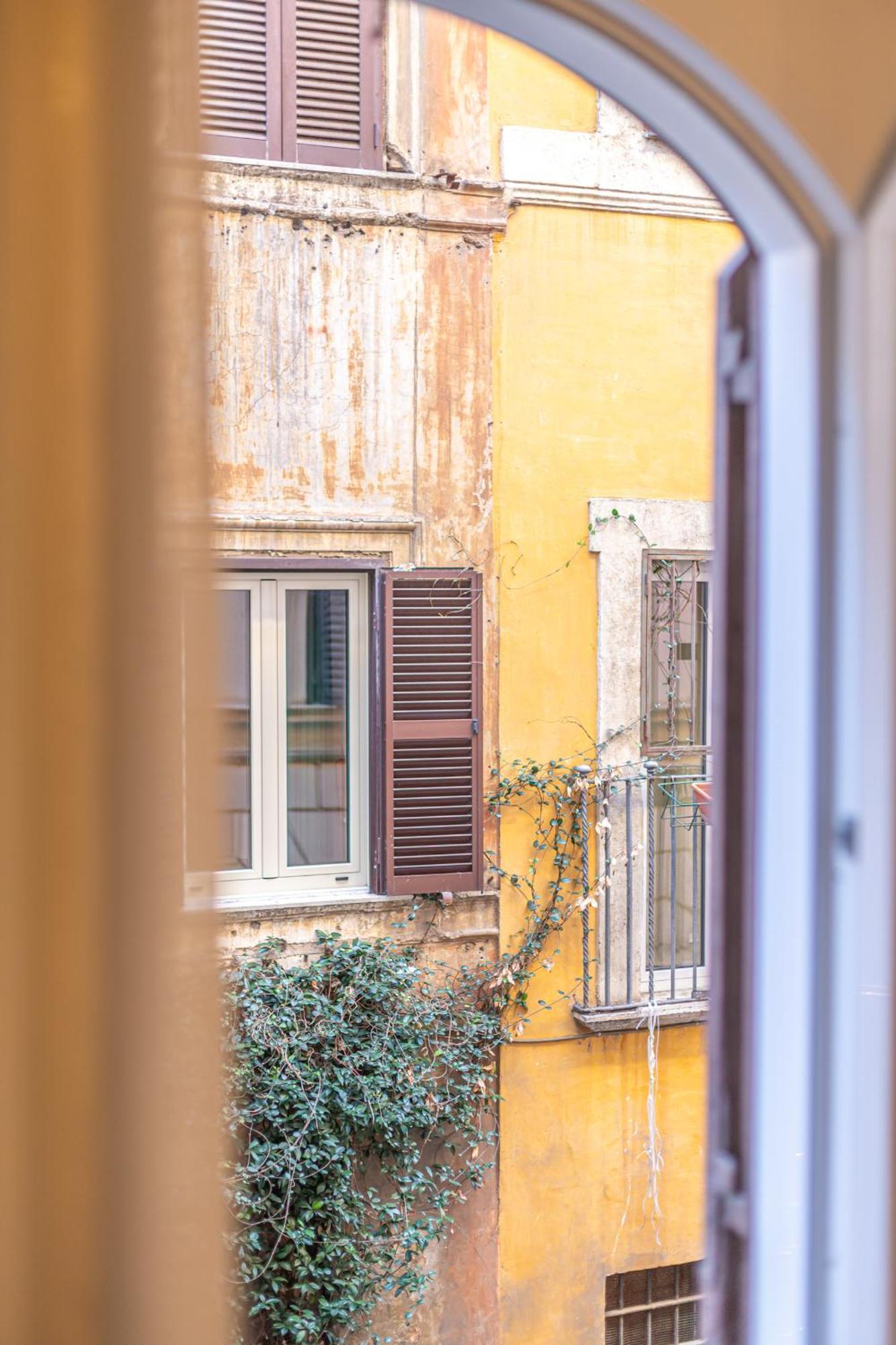 Giada - Charming At The Imperial Forums Apartment *