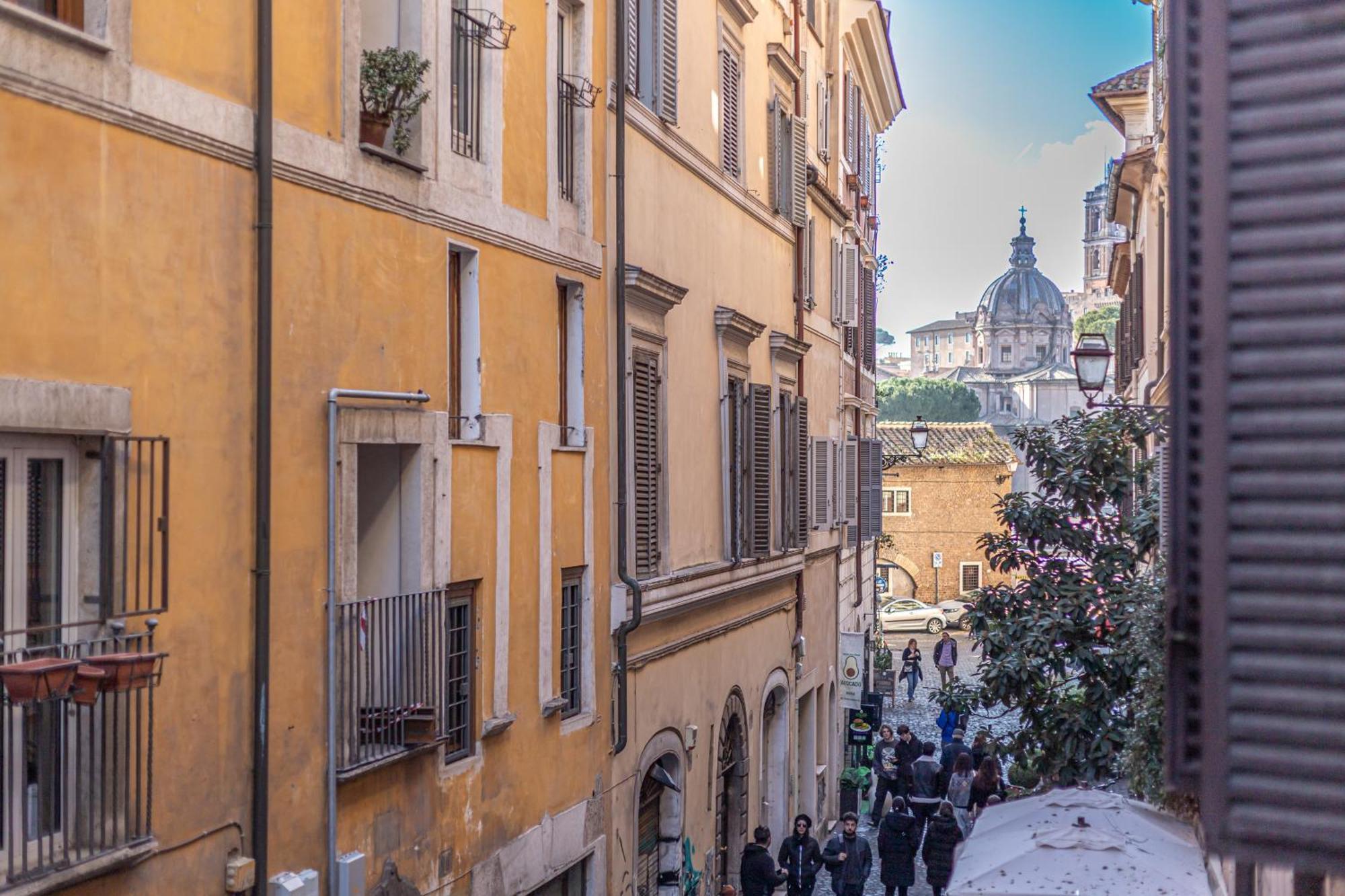 Giada - Charming At The Imperial Forums Rome